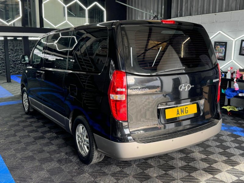 HYUNDAI I800