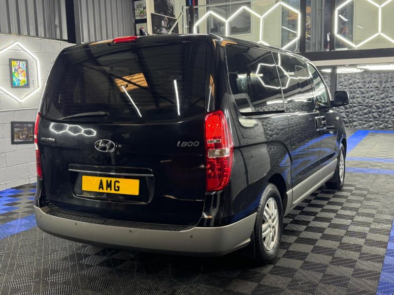 HYUNDAI I800