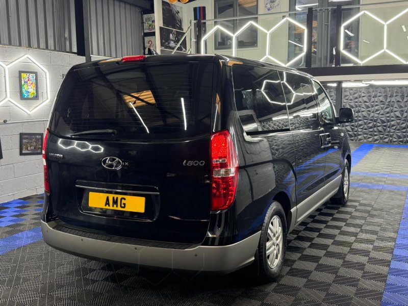 HYUNDAI I800