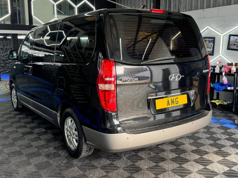 HYUNDAI I800